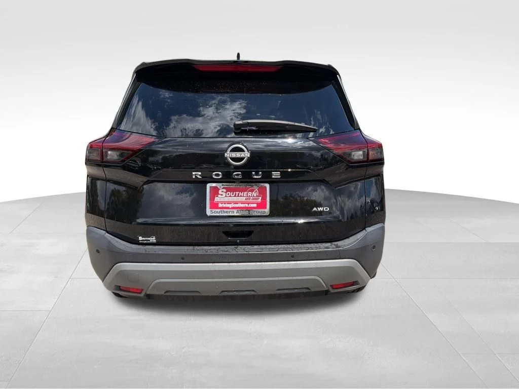 Used 2023 Black Nissan S image 4