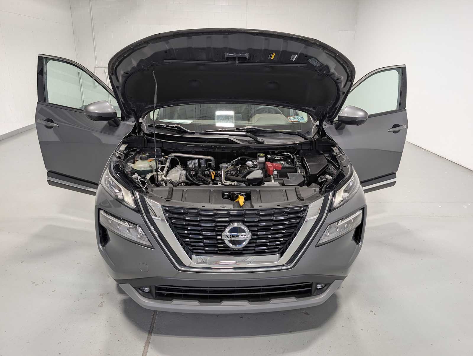 Used 2021 Gun Metallic Nissan SL image 10