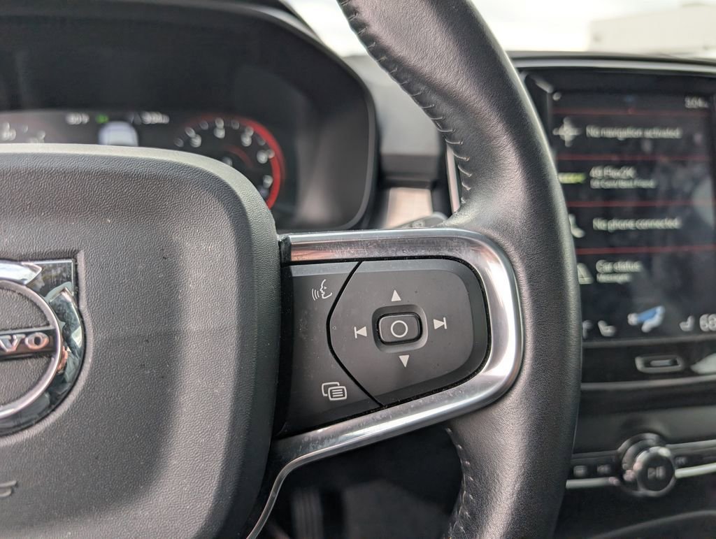 Used 2019  Volvo Momentum image 18