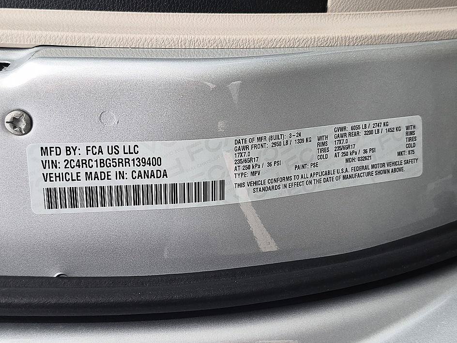 Used 2024 Silver Mist Clearcoat Chrysler Touring L image 36