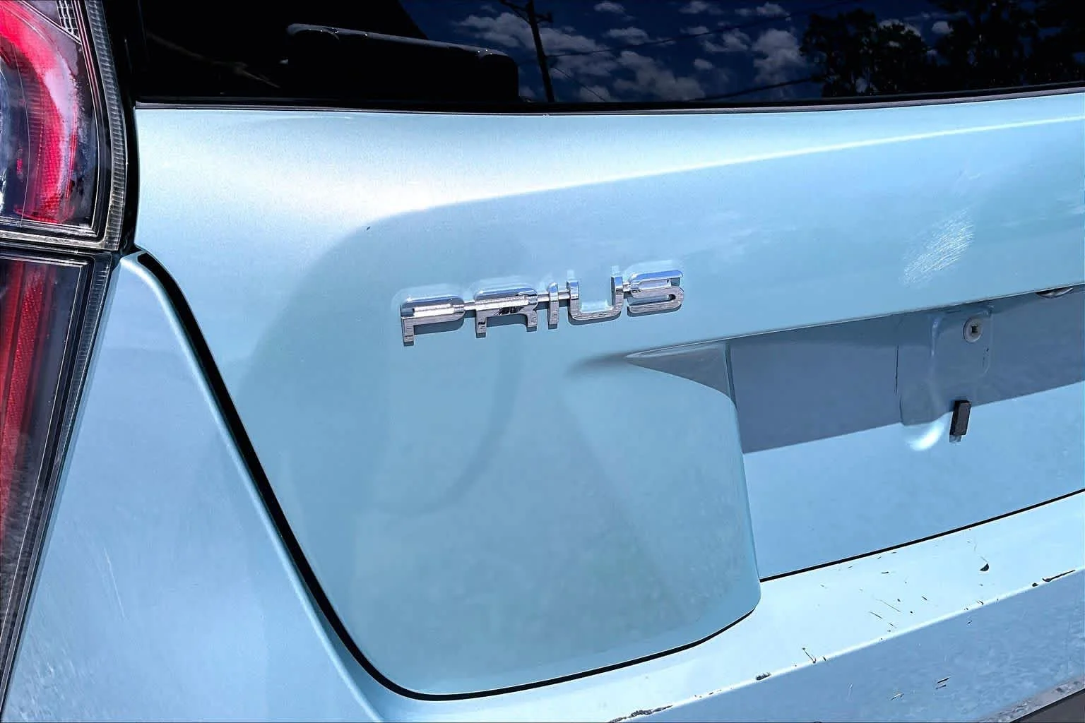 Used 2017 Sea Glass Pearl Toyota Three Touring image 31