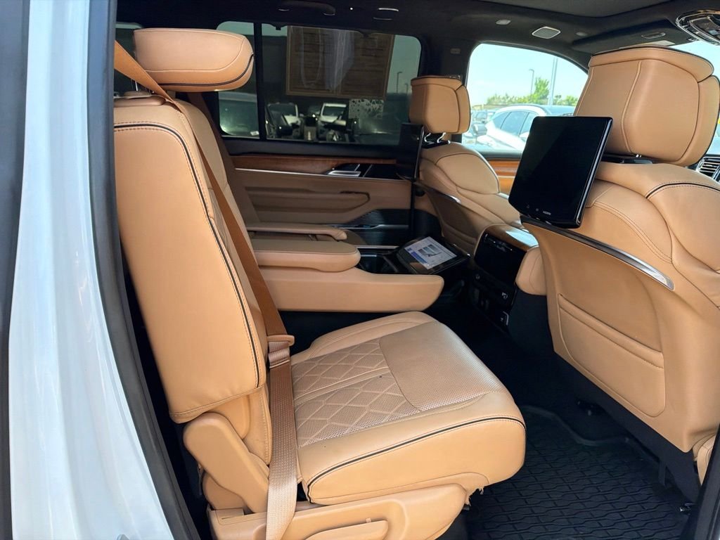 Used 2025 White Jeep Series III image 21