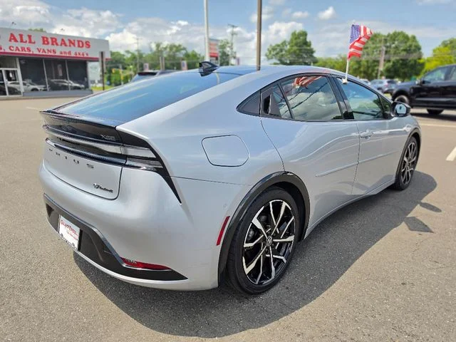 Used 2024  Toyota XSE Premium image 7