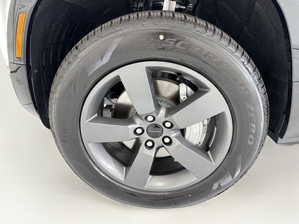 New 2026 Santorini Black Land Rover X-Dynamic SE image 30