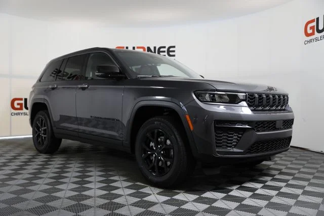 New 2026 Baltic Gray Metallic Clear-Coat Exterior Paint Jeep Altitude image 37