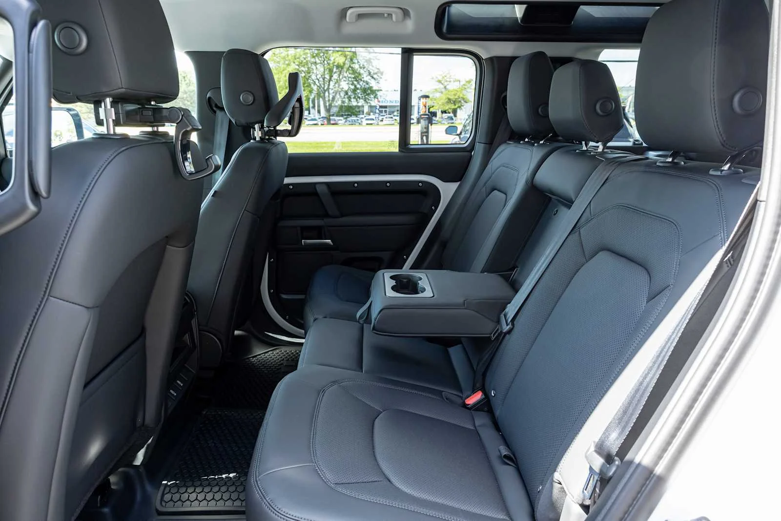 New 2026 Fuji White Land Rover S image 5