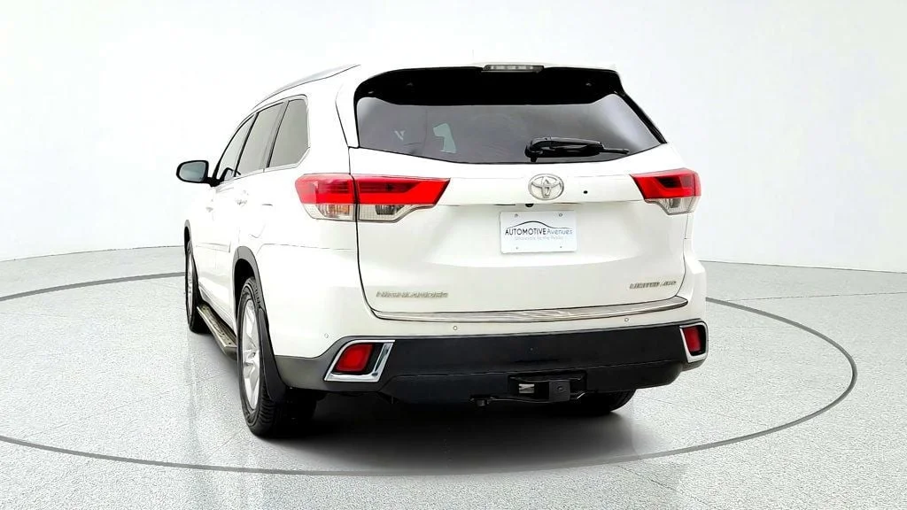 Used 2019 Blizzard Pearl Toyota Limited V6 AWD image 6