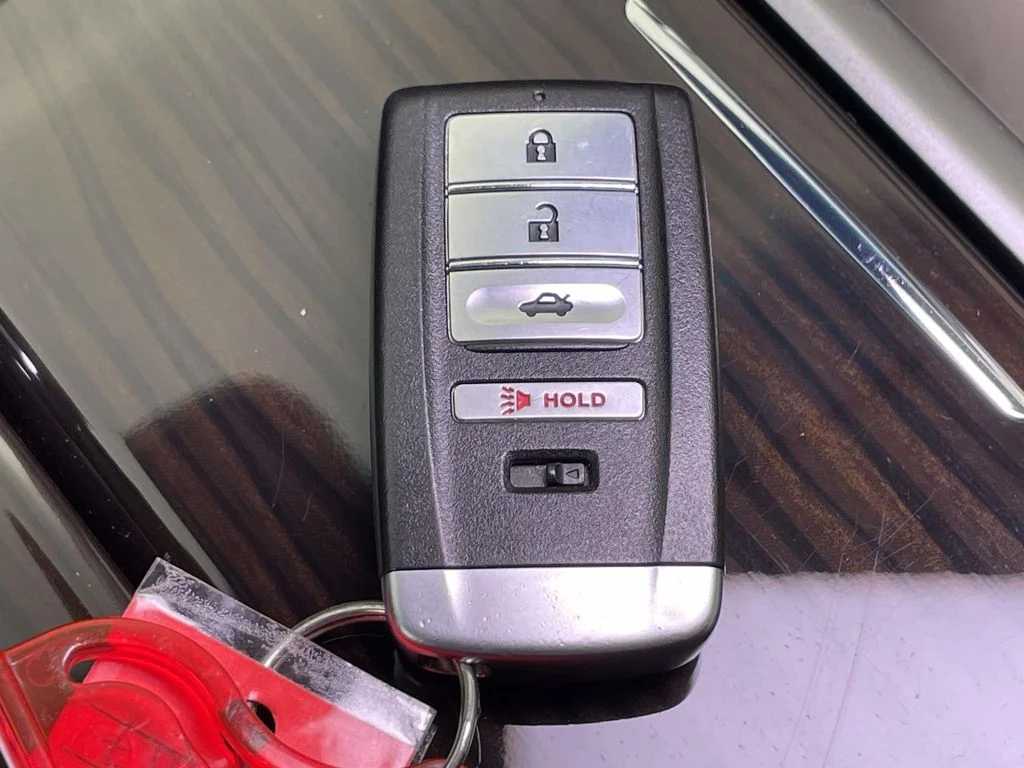 Used 2016 White Acura Base image 37