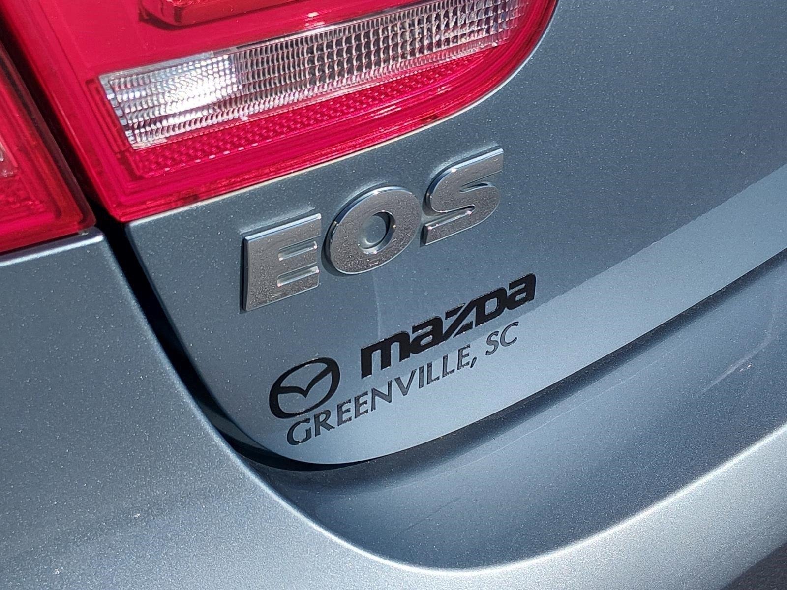 Used 2012 Horizon Blue Metallic Volkswagen Executive image 21