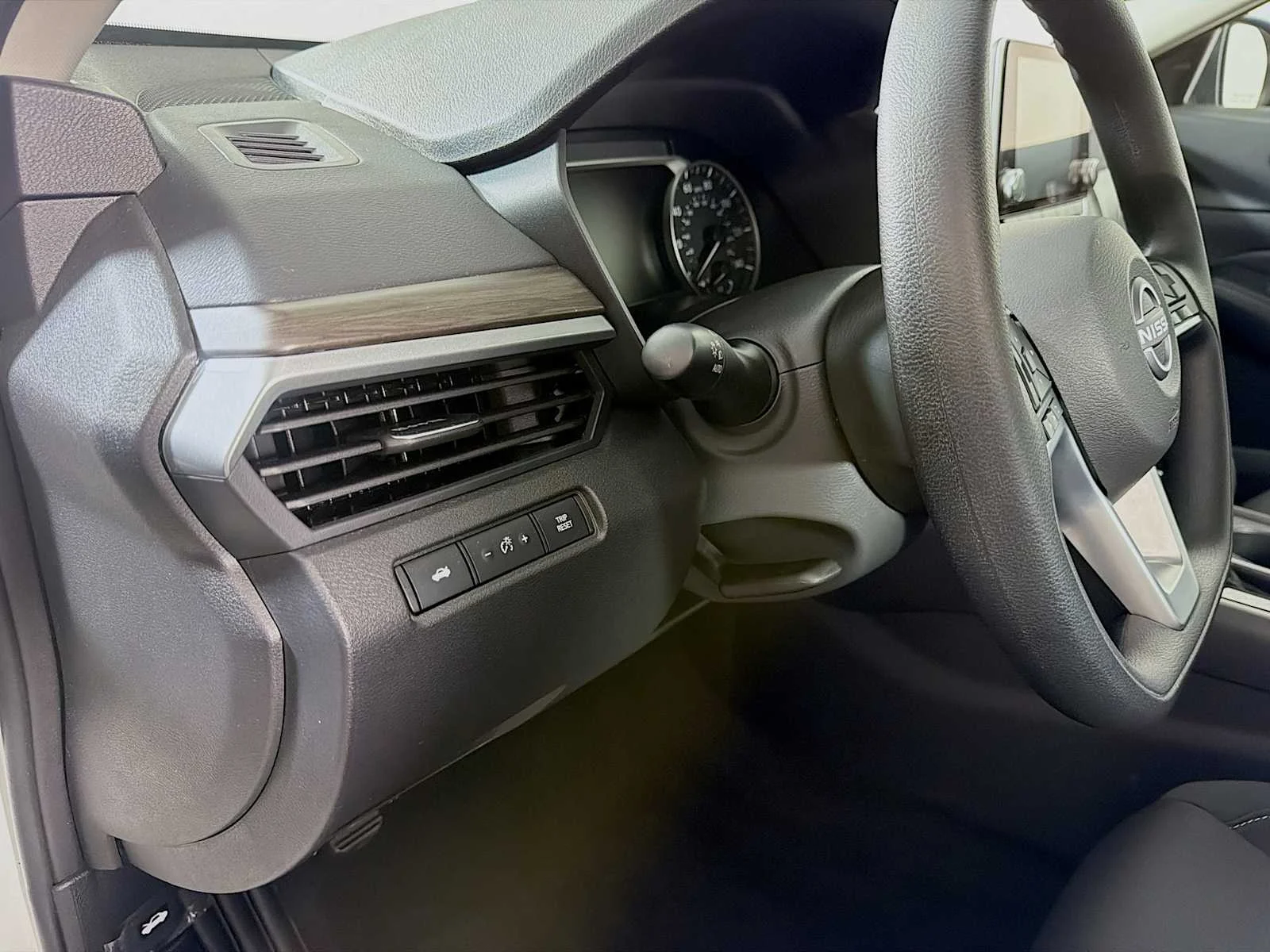 Certified Used 2025 Glacier White Nissan SV image 8