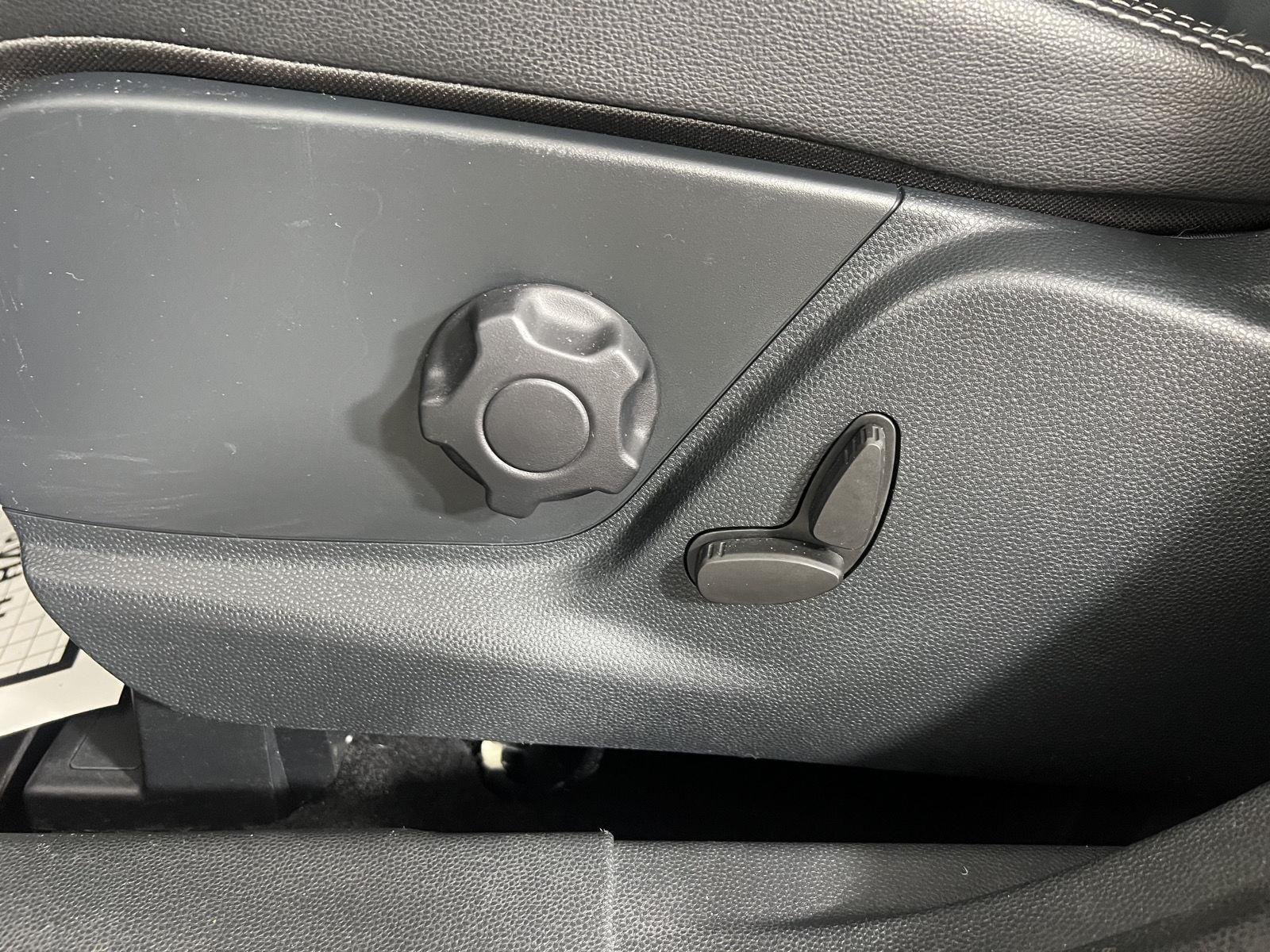 Used 2020 Moondust Silver Ford Titanium image 12