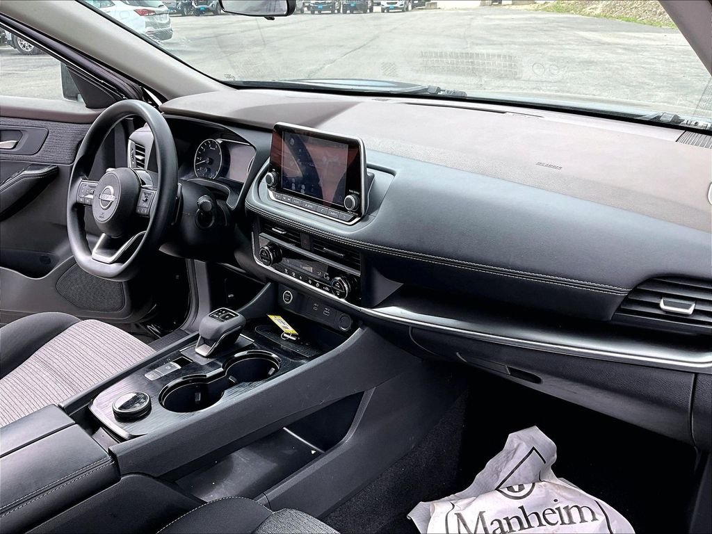Used 2023 Super Black Nissan SV image 14