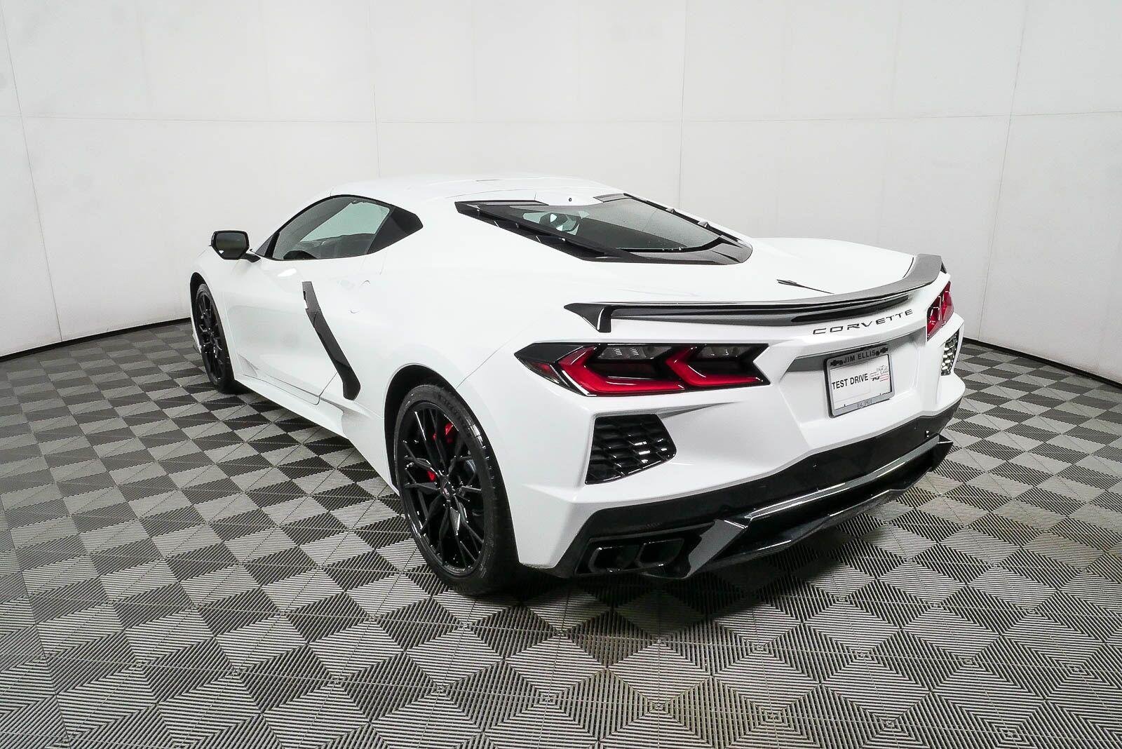 New 2027 Arctic White Chevrolet 1LT image 25