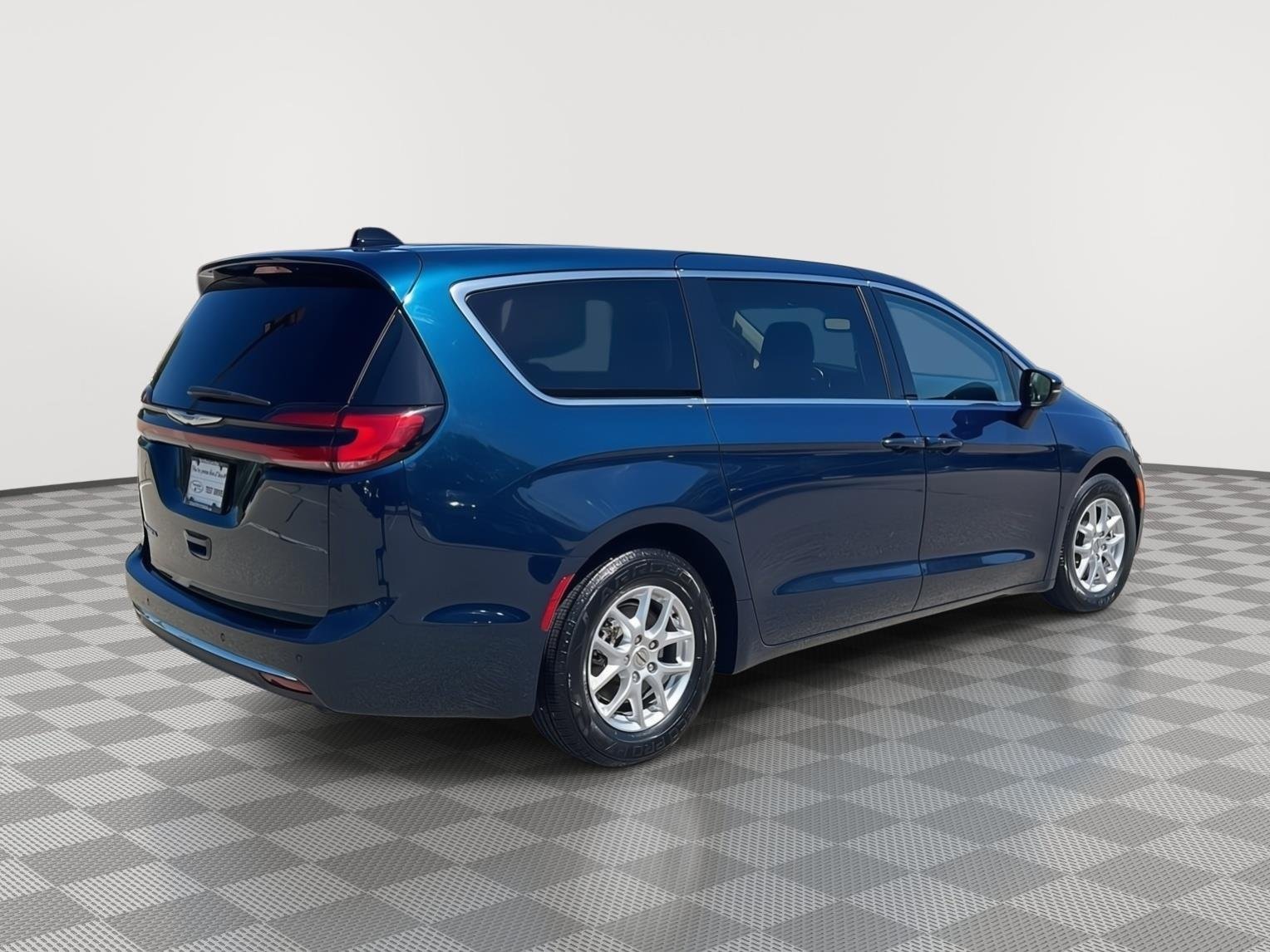 2023 Chrysler Pacifica Touring L - Photo 5