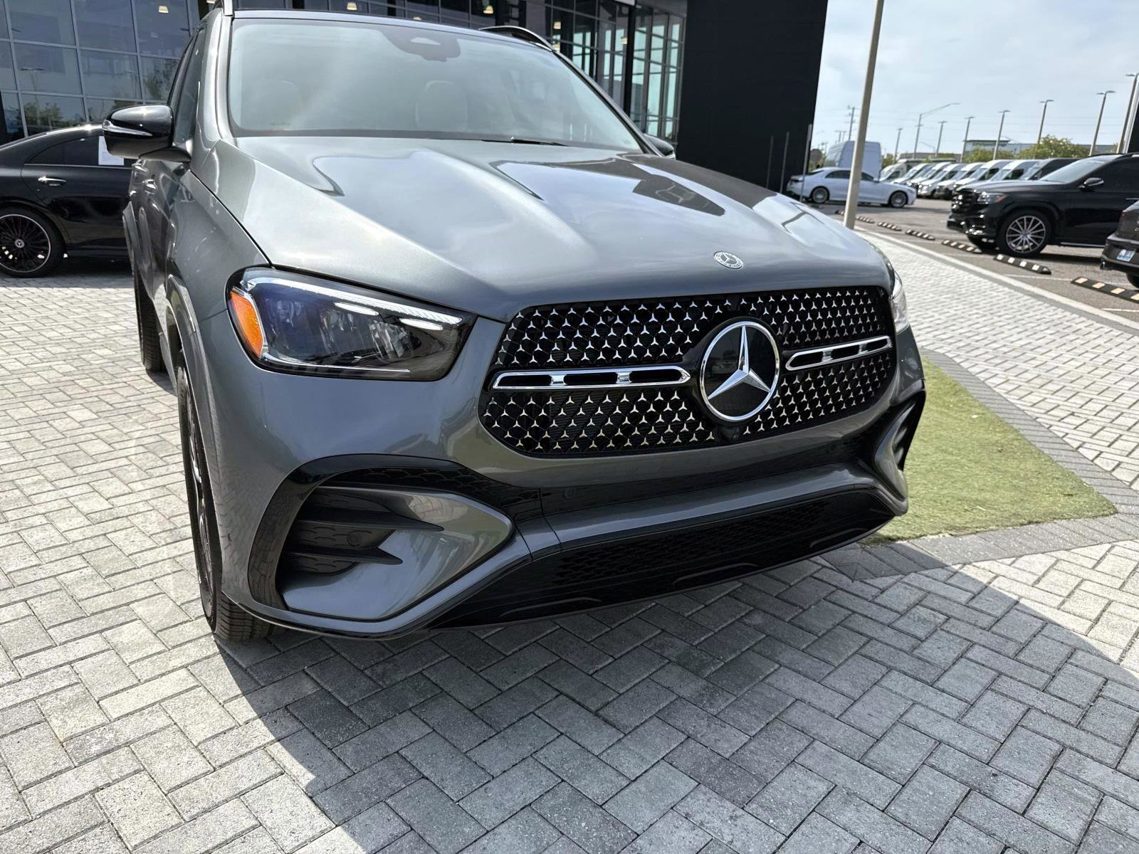 New 2026 Gray Metallic Mercedes-Benz 350 SUV image 8