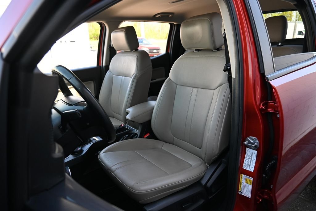 Certified Used 2023 Hot Pepper Red Metallic Tinted Clearcoat Ford Lariat image 20