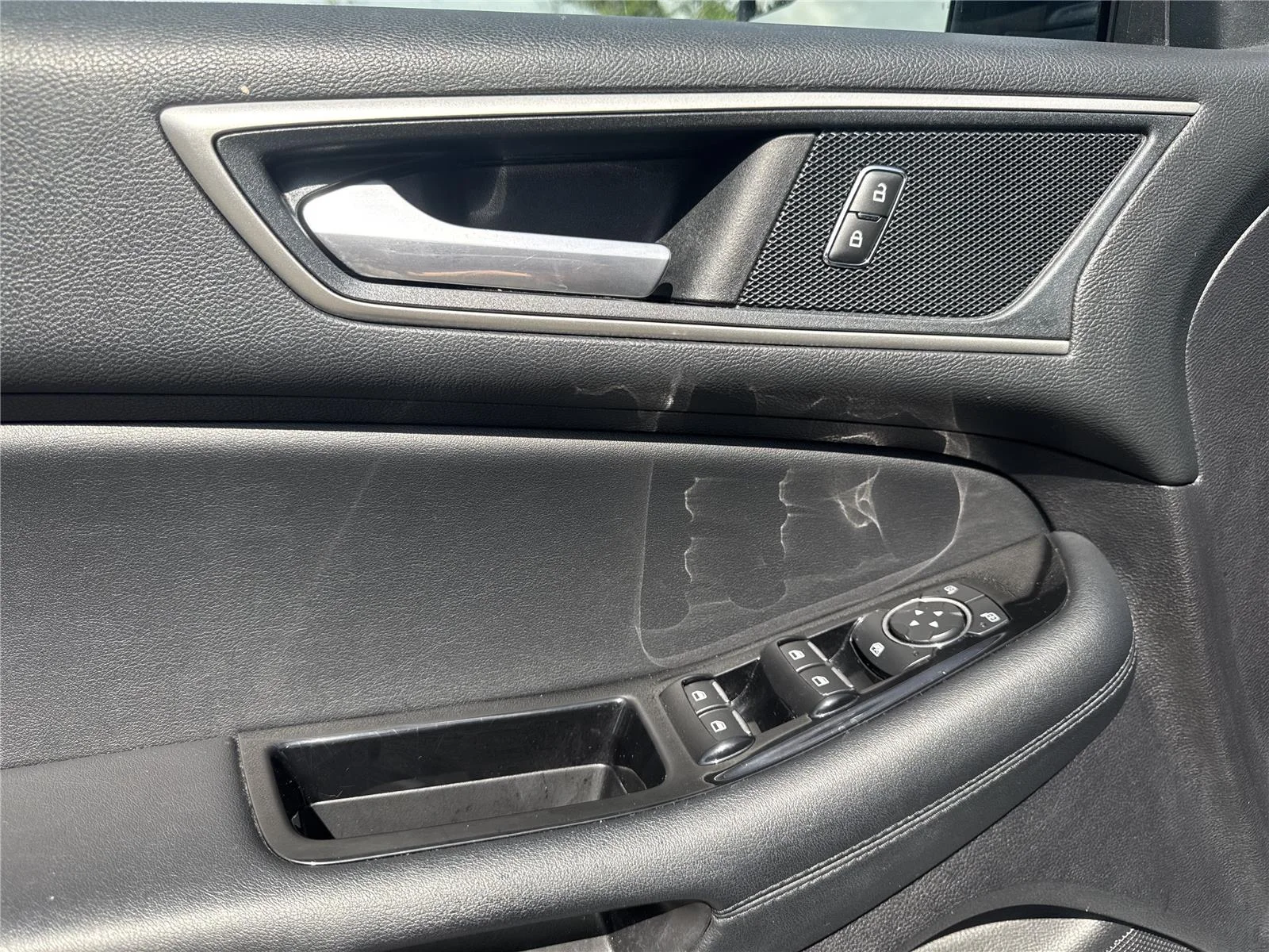 Used 2018 Ingot Silver Ford SEL image 17