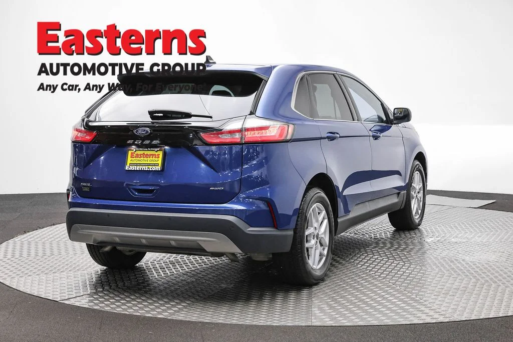 Used 2023 Blue Ford SEL image 5