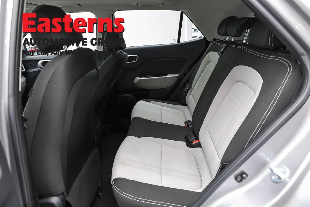 Used 2023 Silver Hyundai SEL image 22