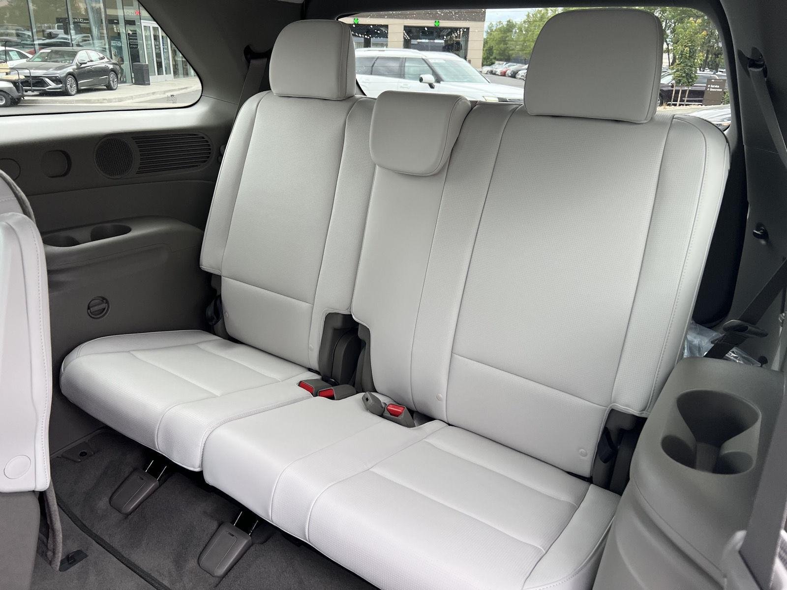 New 2027 Creamy White Pearl Hyundai SEL 7P image 27