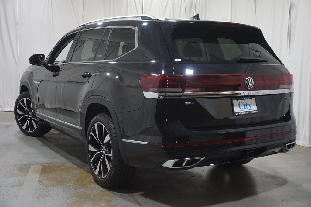 2024 Volkswagen Atlas SEL Premium R-Line photo 2