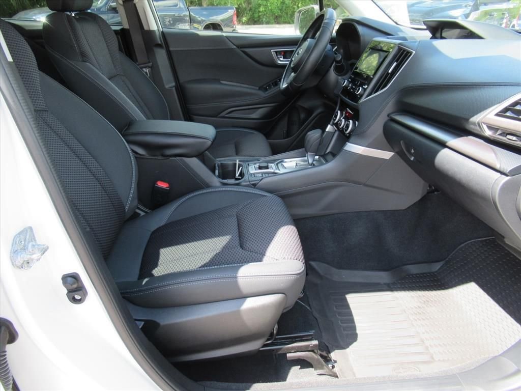 Used 2022 White Subaru Premium image 10