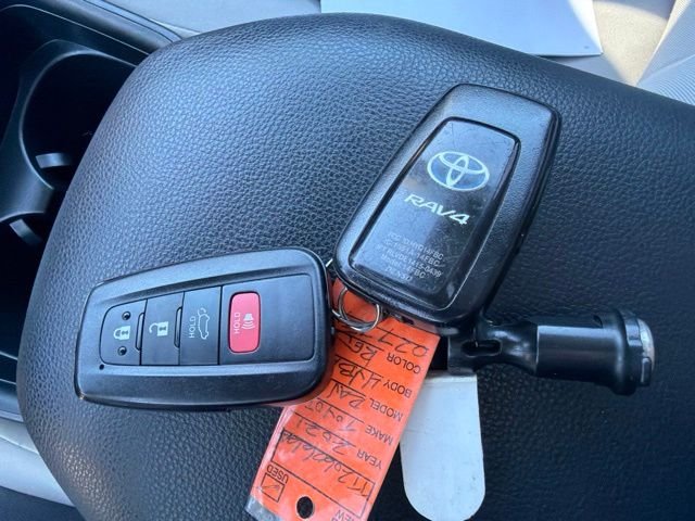 Used 2021 Pearl Toyota XLE image 25