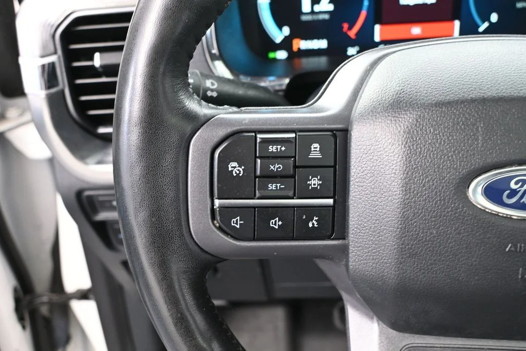 Certified Used 2023 White Ford Lariat image 31