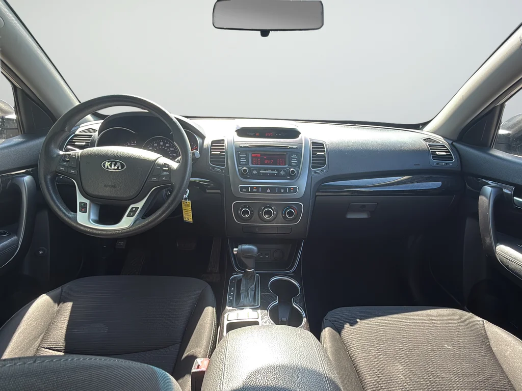 Used 2014 Silver Kia LX image 17