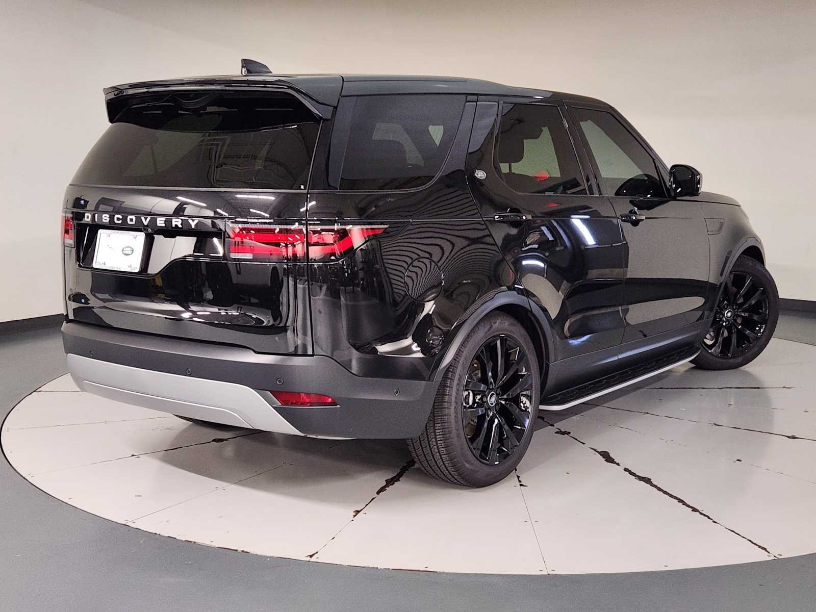 Certified Used 2026 Santorini Black Metallic Land Rover S image 2