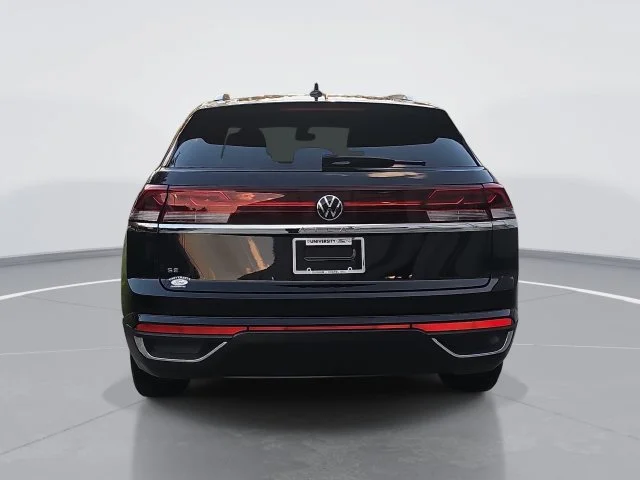Used 2026 Black Volkswagen SE image 4