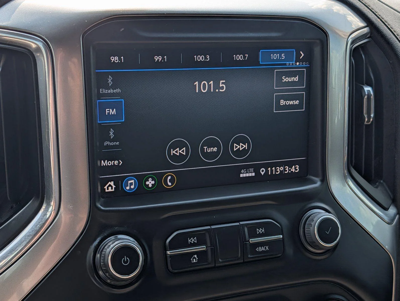 Used 2020 SUMMIT WHITE Chevrolet LT image 17