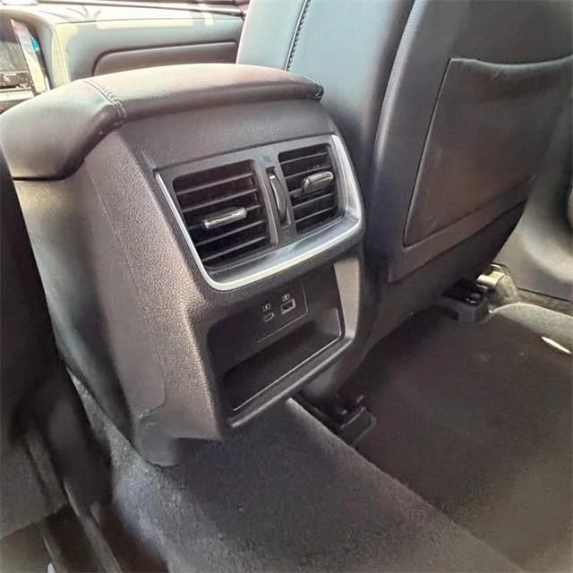 Used 2025 White INFINITI LUXE image 37
