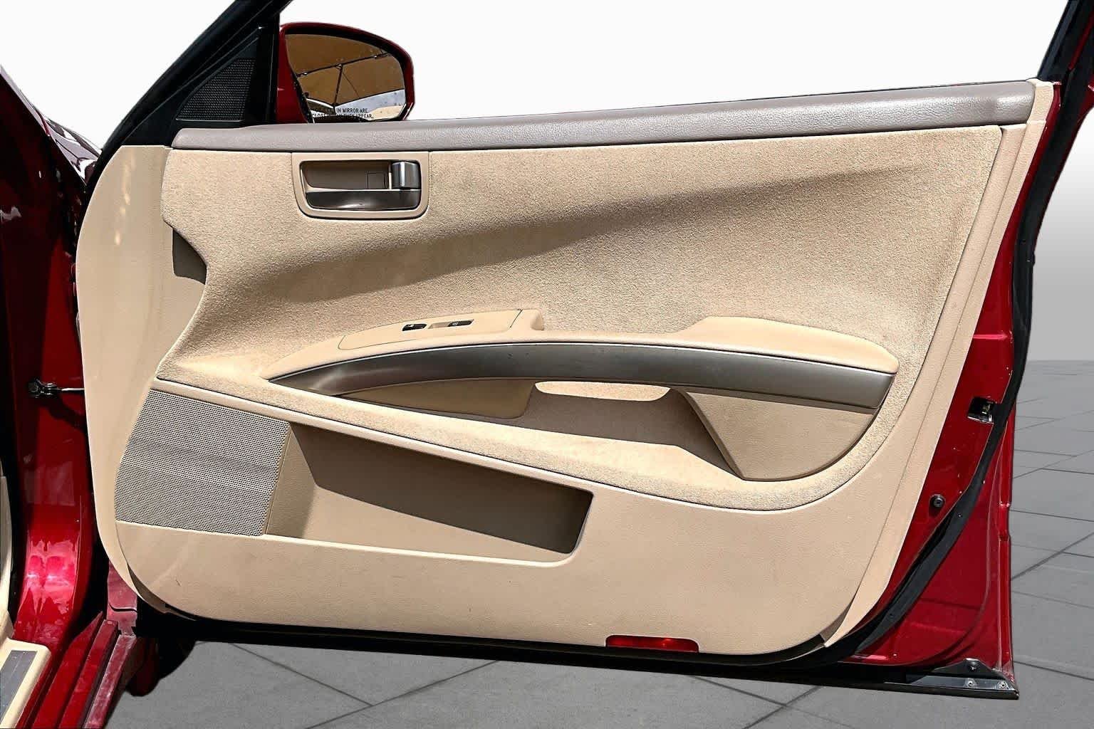 Used 2004 Red Opulence Metallic Nissan SE image 22
