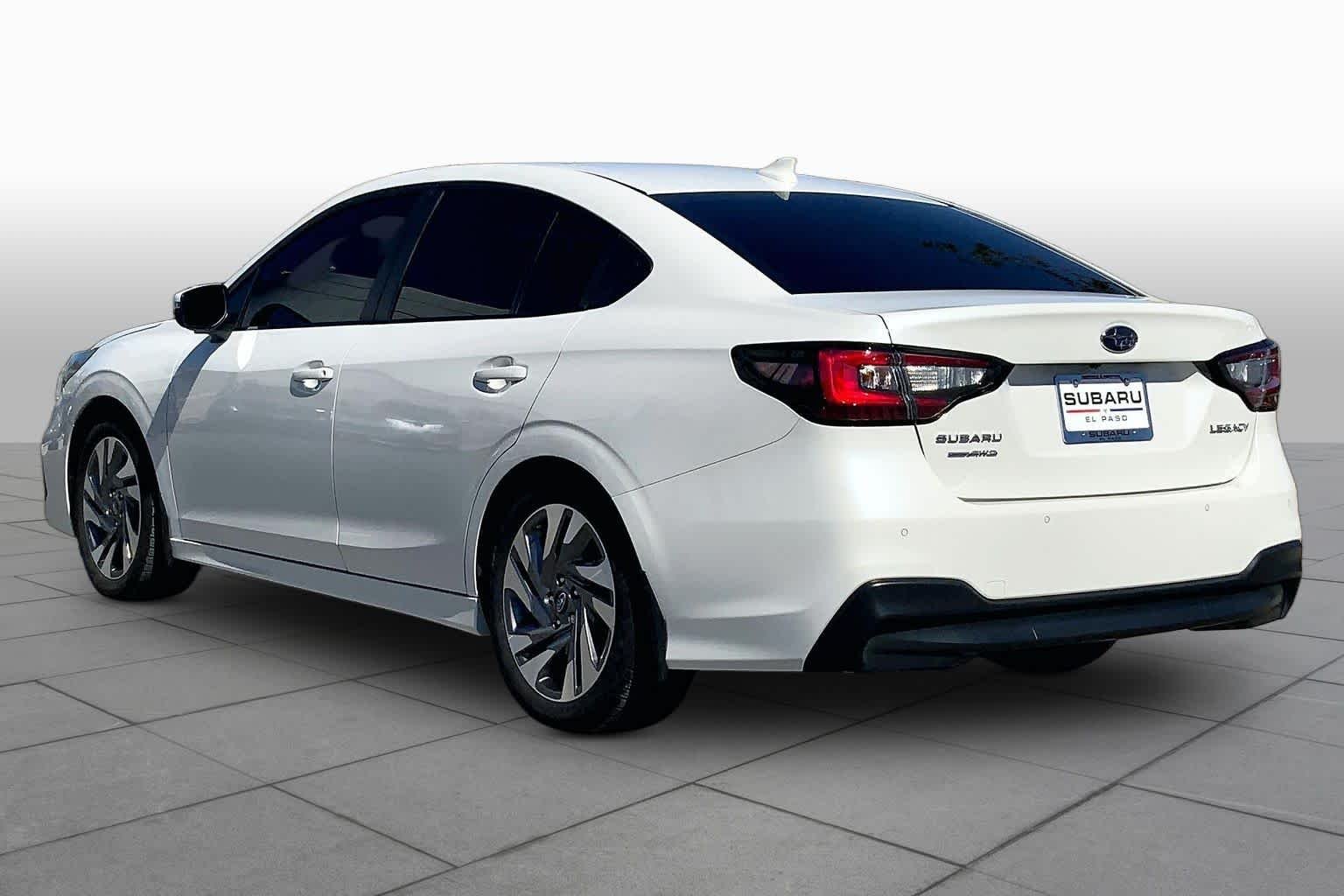 Used 2025 Crystal White Pearl Subaru Limited image 10