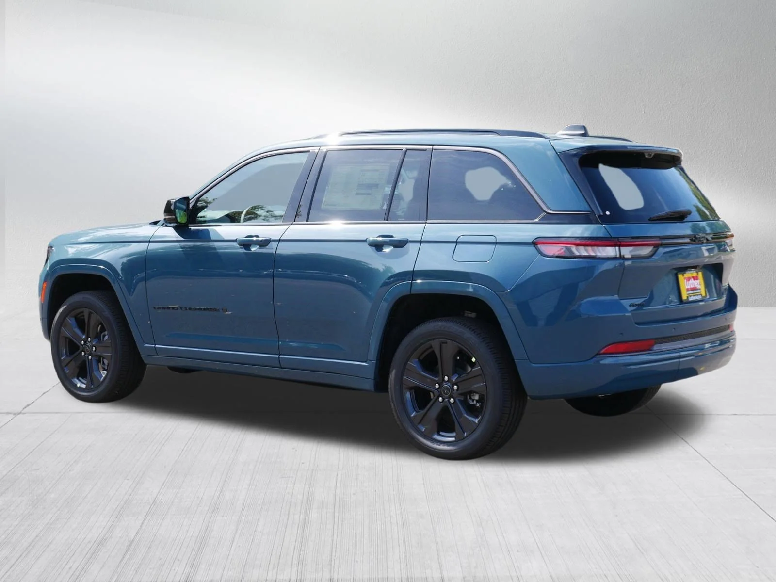 New 2027 Steel Blue Paint Jeep Limited Reserve image 2