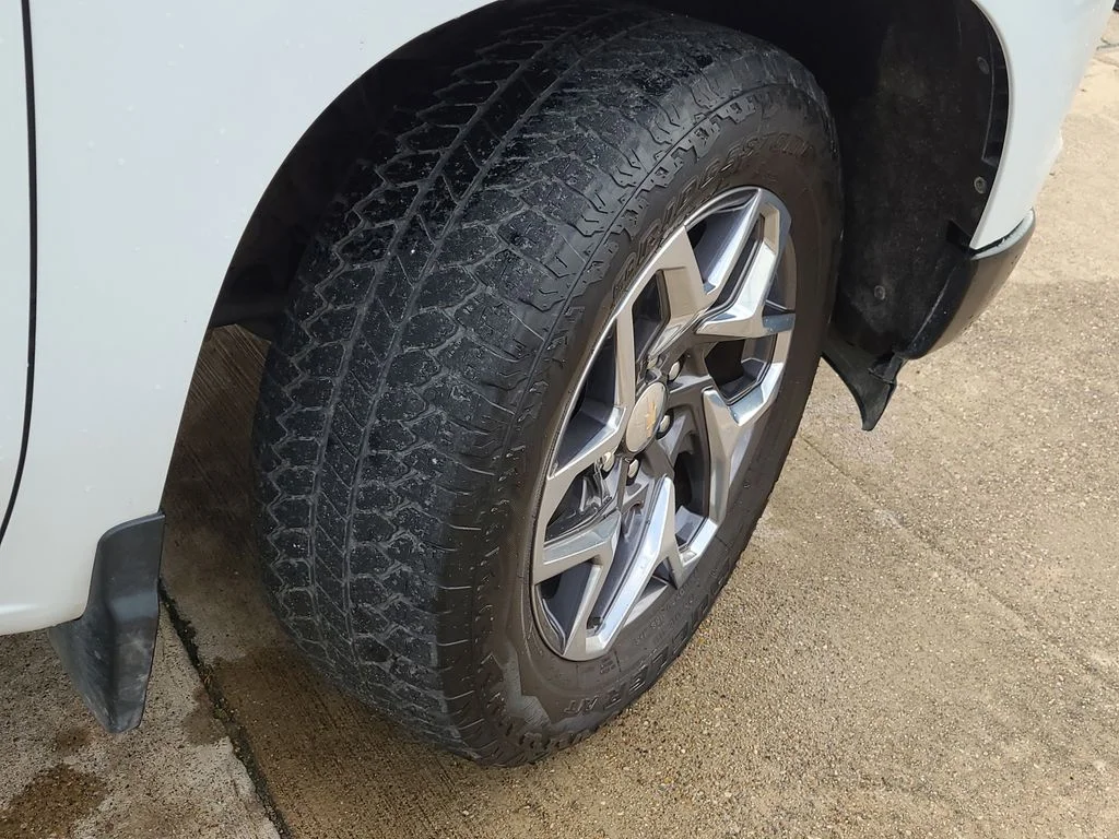 Used 2023 White Chevrolet WT image 7