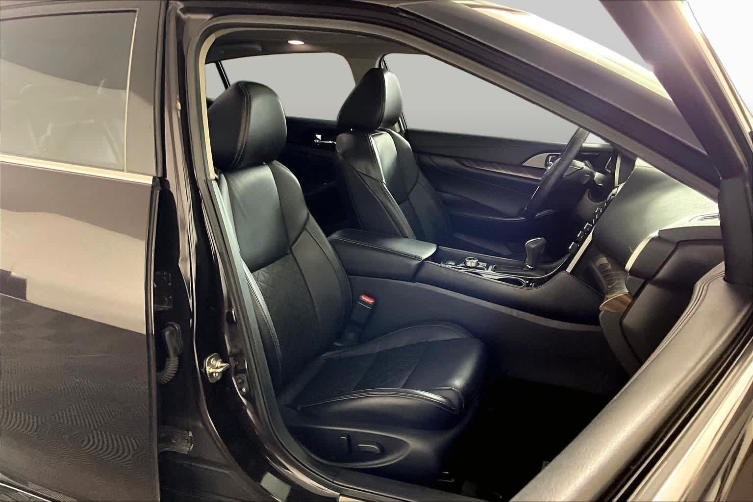 Used 2016 Bordeaux Black Nissan 3.5 Platinum image 9