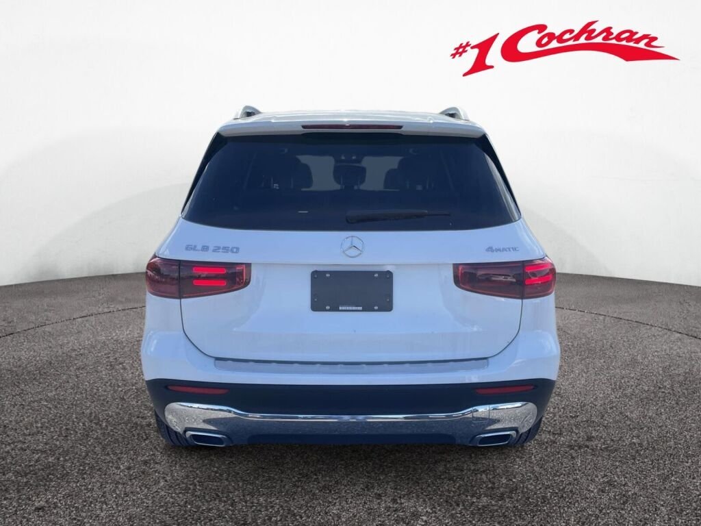 New 2026 Polar White Mercedes-Benz GLB 250 image 8
