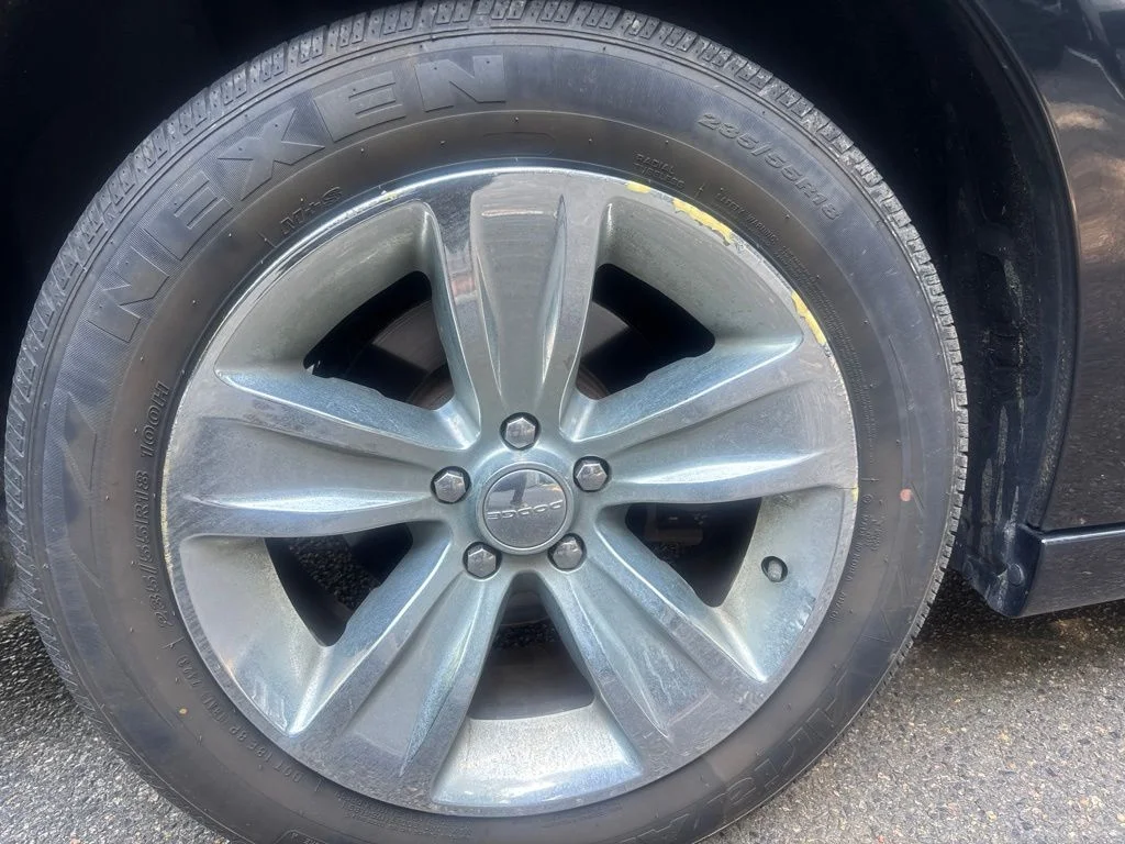 Used 2016 Black Dodge SXT image 18