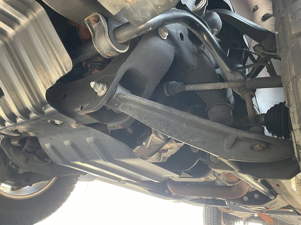 Used 2011 FIRE RED GMC SLE image 85