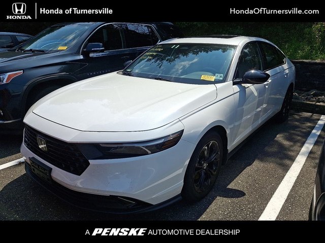 Certified Pre-Owned 2025 Honda Accord Sedan 1.5T SE 4D Sedan in