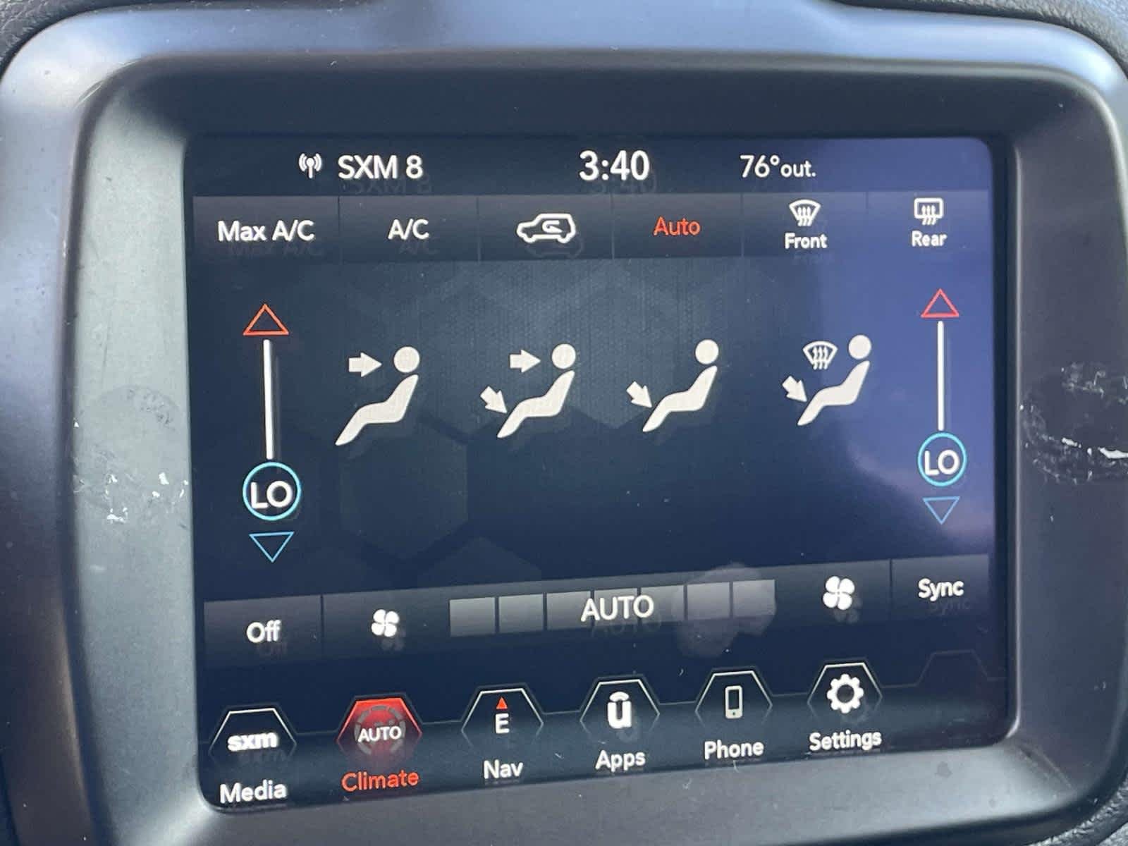 Used 2023 Gry/grey Jeep Latitude image 28