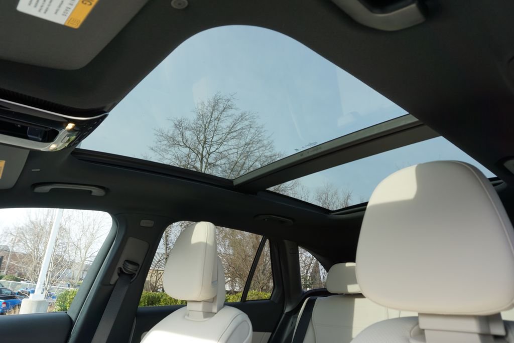 Used 2026 Black Mercedes-Benz GLC 300 image 12