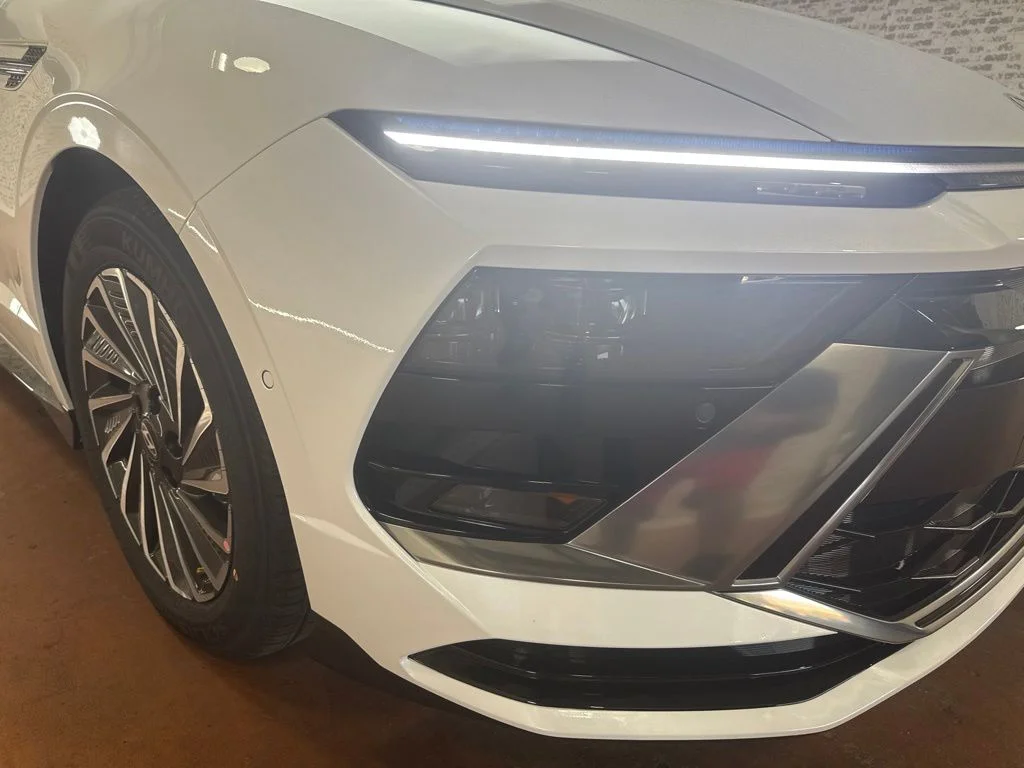 New 2026 Serenity White Hyundai Limited image 9