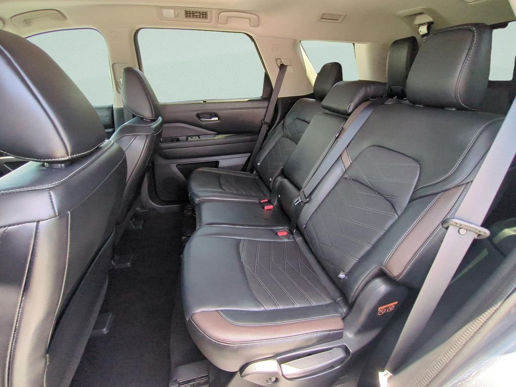 Certified Used 2022 Gray Nissan Platinum image 10