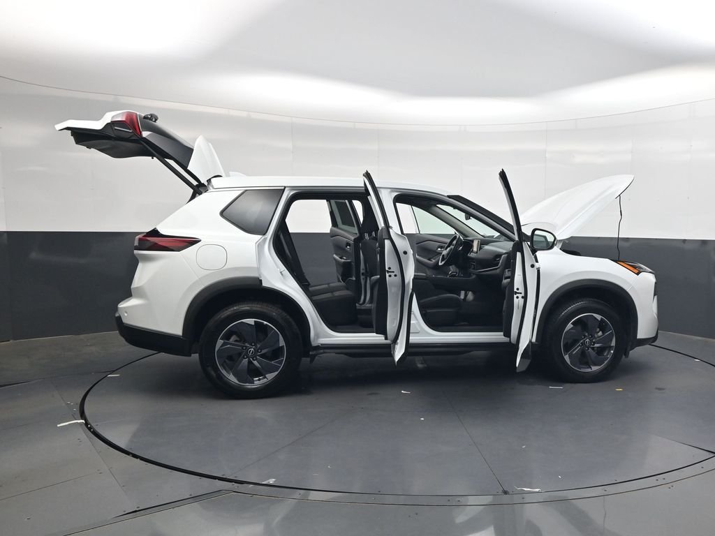 Used 2025 White Nissan SV image 40