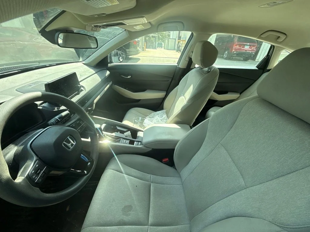 Used 2024  Honda LX image 13