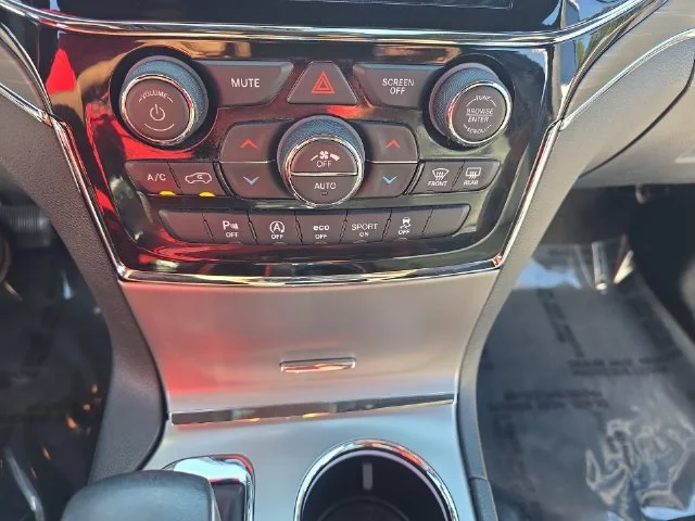 Used 2022 White Jeep Limited image 25