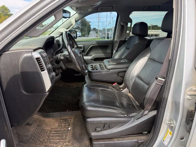 Used 2016 Silver Chevrolet LT image 12